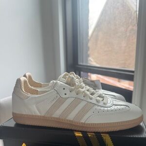 Authentic Adidas Samba OG - Core White & Magic Beige.